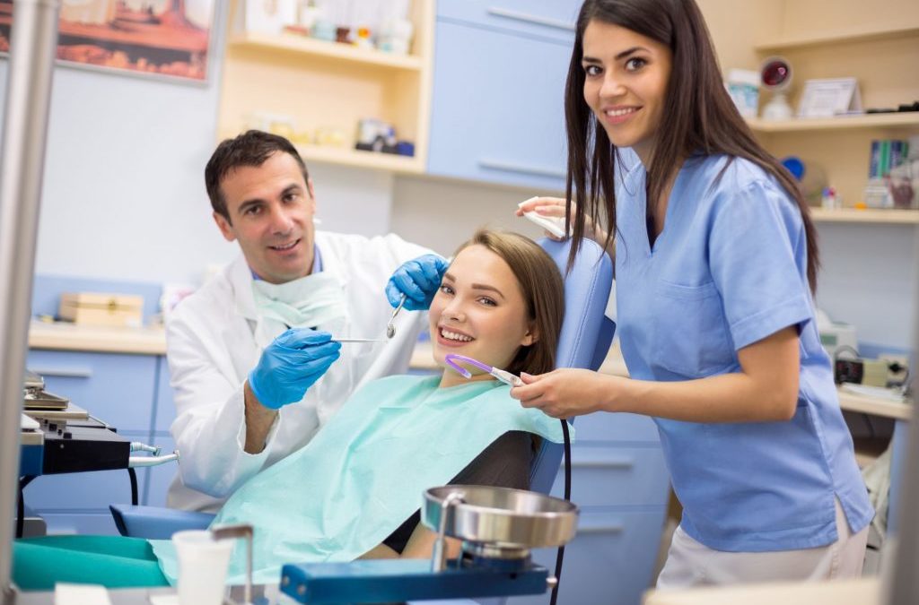 Cosmetic Dentistry Training: How To Specialise In It